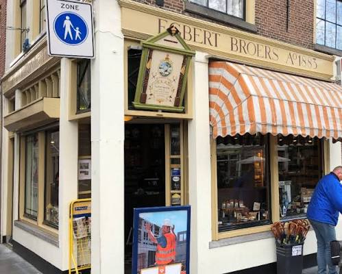 De huidige gevel van Egbert Broers aan het Fnidsen